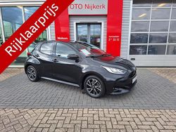 Zwart Gebruikt 2021 Toyota Yaris Hybrid Limited Hatchback | € 20.900 (Eerlijke prijs)