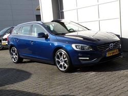 Blauw Gebruikt 2015 Volvo V60 Ocean Race Stationwagen | € 11.950 (Eerlijke prijs)