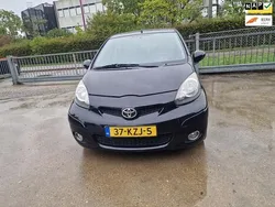 Zwart Gebruikt 2010 Toyota Aygo Comfort Hatchback | € 2.999 (Eerlijke prijs)