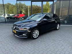 Zwart, andere lak Gebruikt 2019 VW Polo Highline Hatchback | € 15.750 (Iets duurder)
