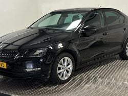 Zwart Gebruikt 2020 Skoda Octavia Business Line Hatchback | € 17.300 (Goede deal)