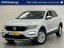 Wit Gebruikt 2019 VW T-Roc Style SUV | € 20.825 (Eerlijke prijs)