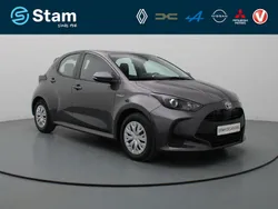 Grijs, metallic lak Gebruikt 2021 Toyota Yaris Hybrid Active Hatchback | € 19.290 (Eerlijke prijs)