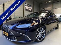 Blauw Gebruikt 2021 Lexus ES300H Business Edition Sedan | € 35.950 (Eerlijke prijs)