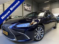 Blauw Gebruikt 2021 Lexus ES300H Business Edition Sedan | € 36.950