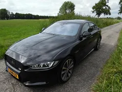 Zwart Gebruikt 2017 Jaguar XE S Sedan | € 34.995