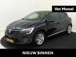 Zwart Gebruikt 2021 Renault Clio V Zen Hatchback | € 13.435 (Eerlijke prijs)