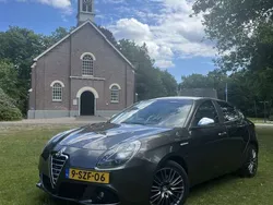 Grijs Gebruikt 2013 Alfa Romeo Giulietta Distinctive Hatchback | € 6.500 (Eerlijke prijs)