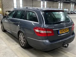 Grijs Gebruikt 2010 Mercedes E220 Stationwagen | € 3.445