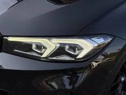 Zwart Gebruikt 2022 BMW 330 Stationwagen | € 37.745 (Eerlijke prijs)