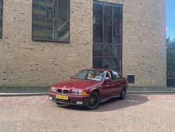 Rood Gebruikt 1998 BMW 318 Executive Sedan | € 8.000