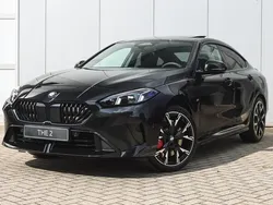 Saphirschwarz Nieuw 2025 BMW 220 M Sport Coupé | € 56.459 (Eerlijke prijs)