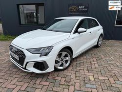 Wit Gebruikt 2024 Audi A3 Sportback Hatchback | € 25.950