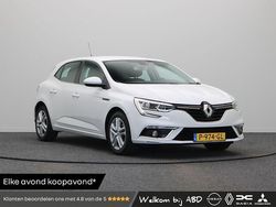 Wit Gebruikt 2016 Renault Mégane III Life Hatchback | € 8.945 (Super prijs)
