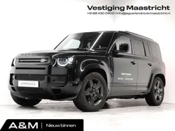 Santorini black (donker zwart)ebony resist leder Gebruikt 2025 Land Rover Defender SE Dynamic SUV | € 94.762 (Super prijs)