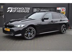 Zwart Gebruikt 2024 BMW 330 Executive Stationwagen | € 48.950 (Iets duurder)
