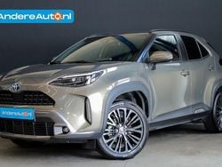 Groen, metallic lak Gebruikt 2023 Toyota Yaris Cross SUV | € 30.495 (Eerlijke prijs)