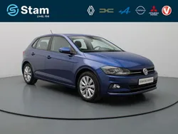 Blauw, metallic lak Gebruikt 2020 VW Polo Highline Hatchback | € 16.290 (Eerlijke prijs)
