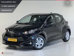 Zwart Gebruikt 2024 Toyota Yaris Hybrid Active Hatchback | € 23.499 (Eerlijke prijs)