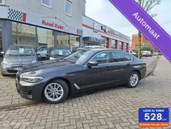 Grijs, metallic lak Gebruikt 2021 BMW 520 Executive Sedan | € 32.950 (Super prijs)