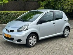 Zilver Gebruikt 2010 Toyota Aygo Hatchback | € 2.450 (Goede deal)