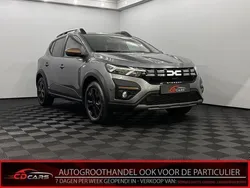 Grijs Gebruikt 2024 Dacia Sandero Expression Hatchback | € 23.950 (Eerlijke prijs)