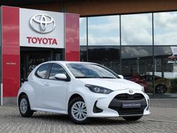 Wit Gebruikt 2021 Toyota Yaris Hybrid Active Hatchback | € 19.999 (Eerlijke prijs)
