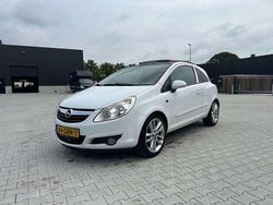 Wit Gebruikt 2008 Opel Corsa Enjoy MPV | € 1.999 (Eerlijke prijs)