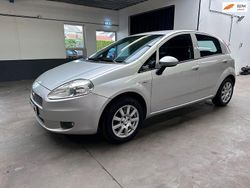 Grijs (metallic) Gebruikt 2010 Fiat Grande Punto Hatchback | € 2.350 (Eerlijke prijs)