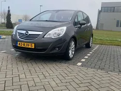 Grijs Gebruikt 2011 Opel Meriva Cosmo MPV | € 5.000 (Eerlijke prijs)