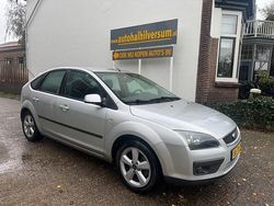 Grijs Gebruikt 2006 Ford Focus Futura Hatchback | € 899 (Goede deal)