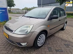 Grijs Gebruikt 2003 Ford Fiesta Ghia Hatchback | € 1.049 (Eerlijke prijs)