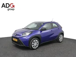 Blauw Gebruikt 2024 Toyota Aygo Play Hatchback | € 17.450 (Eerlijke prijs)