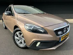 Hatchback Gebruikt 2013 Volvo V40 CC Kinetic Stationwagen | € 10.495 (Eerlijke prijs)