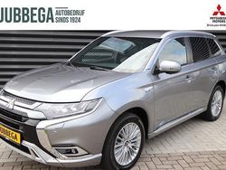 Grijs, metallic lak Gebruikt 2020 Mitsubishi Outlander Instyle SUV | € 28.695 (Iets duurder)