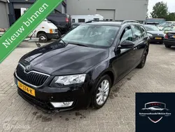 Zwart Gebruikt 2016 Skoda Octavia Stationwagen | € 4.150 (Super prijs)