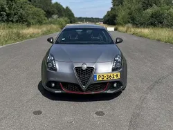Grijs Gebruikt 2016 Alfa Romeo Giulietta Veloce Hatchback | € 17.450 (Eerlijke prijs)