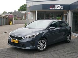Grijs Gebruikt 2020 Kia Ceed Hatchback | € 13.950 (Eerlijke prijs)