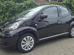 Zwart Gebruikt 2011 Toyota Aygo Hatchback | € 3.650 (Eerlijke prijs)
