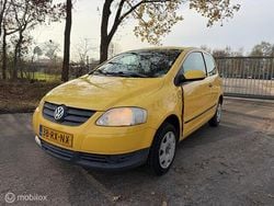 Geel Gebruikt 2005 VW Fox Trendline Hatchback | € 999 (Goede deal)
