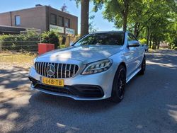 Grijs Gebruikt 2018 Mercedes C220 Premium Plus Sedan | € 26.950 (Eerlijke prijs)