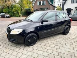 Zwart Gebruikt 2009 Skoda Fabia Ambition Hatchback | € 3.499 (Eerlijke prijs)