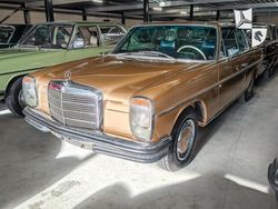 Geel Gebruikt 1972 Mercedes 250 Coupé | € 29.950