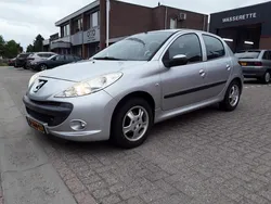 Grijs Gebruikt 2009 Peugeot 206 Comfort Hatchback | € 2.200