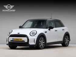 Nanuq white (licht wit metallic) Gebruikt 2024 Mini Cooper Hatchback | € 27.950 (Goede deal)