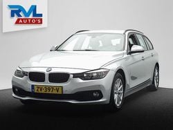 Grijs Gebruikt 2016 BMW 318 Executive Stationwagen | € 13.950 (Goede deal)