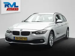 Grijs Gebruikt 2016 BMW 318 Executive Stationwagen | € 13.950 (Goede deal)