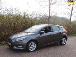 Grijs Gebruikt 2018 Ford Focus Titanium Hatchback | € 9.750 (Goede deal)