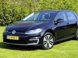 Zwart, metallic lak Gebruikt 2019 VW e-Golf Hatchback | € 13.750 (Eerlijke prijs)