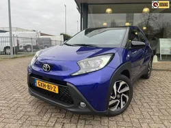 Blauw Gebruikt 2023 Toyota Aygo Pulse Hatchback | € 18.995 (Eerlijke prijs)